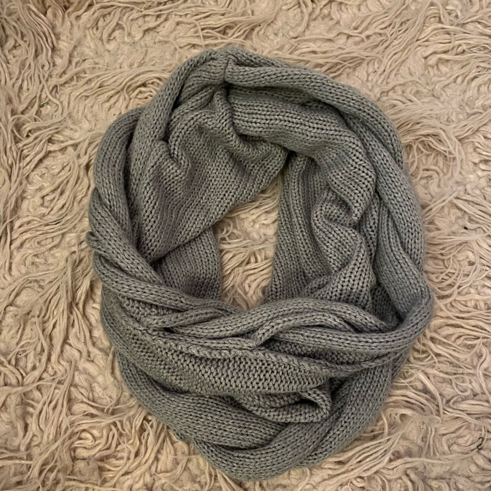 Infinity scarf